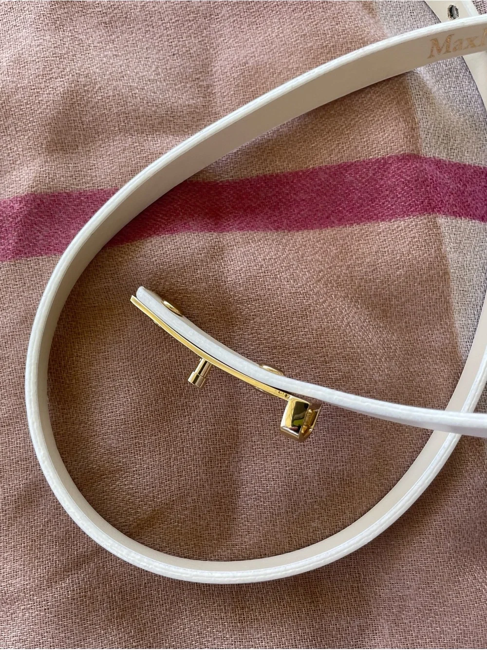 MaxMara Slim White Leather Belt with Gold-Tone Hardware size 40-(sm-md)
